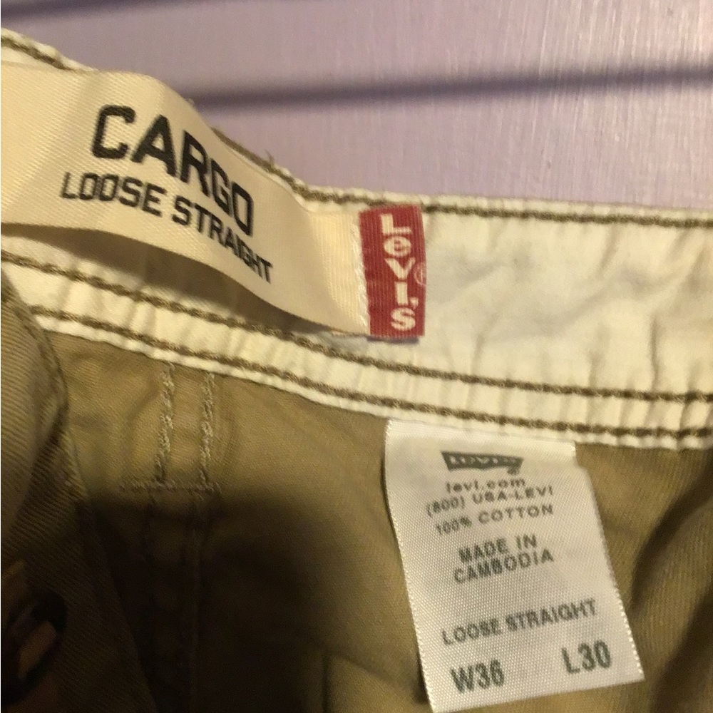 Levi’s Khaki Cargo Loose Straight 36 x 30
